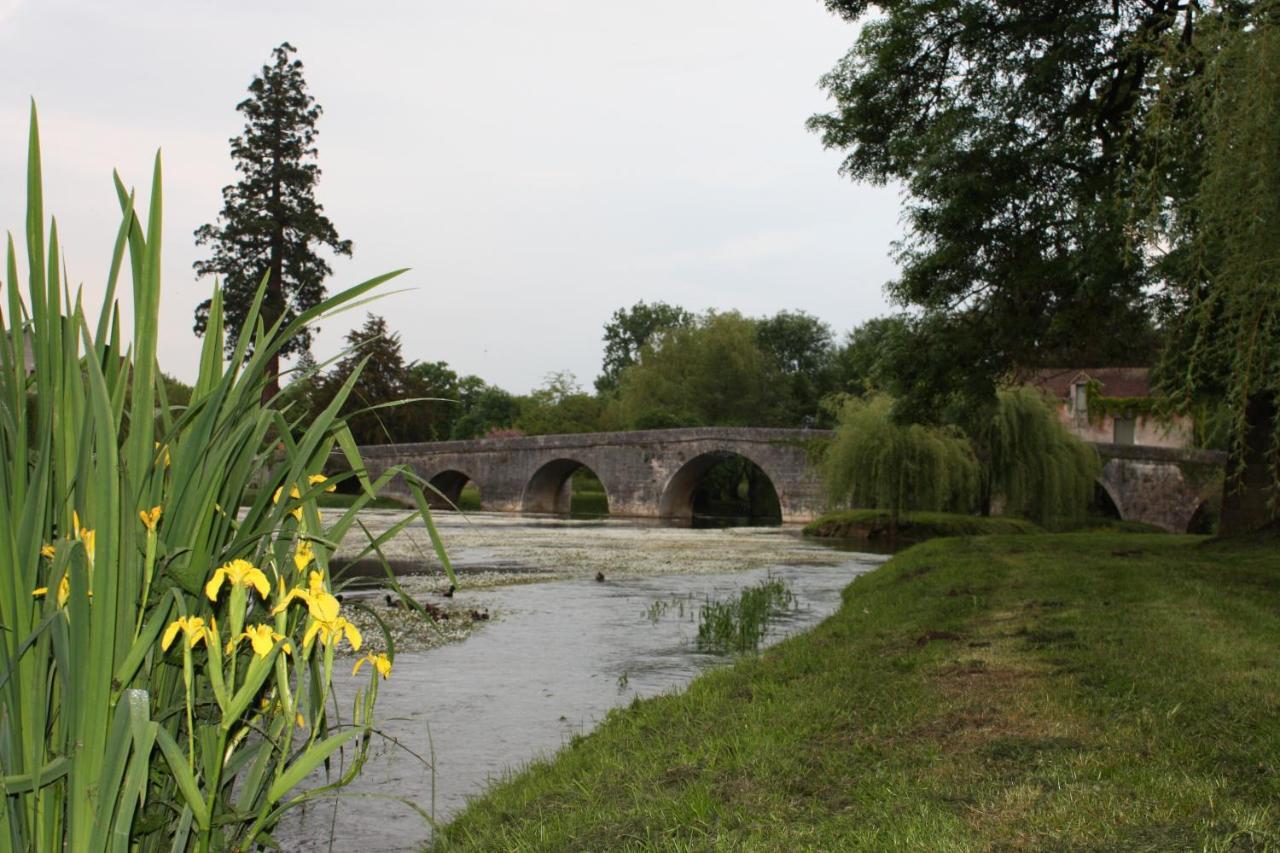 Hostellerie Les Griffons Bourdeilles Екстер'єр фото